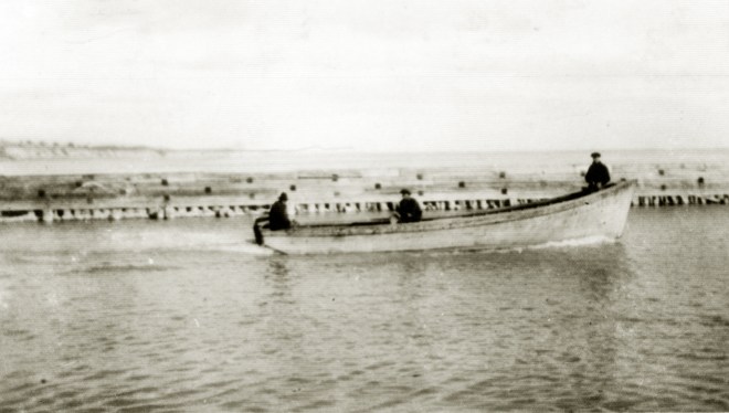 Pound Boat circa1920.jpg